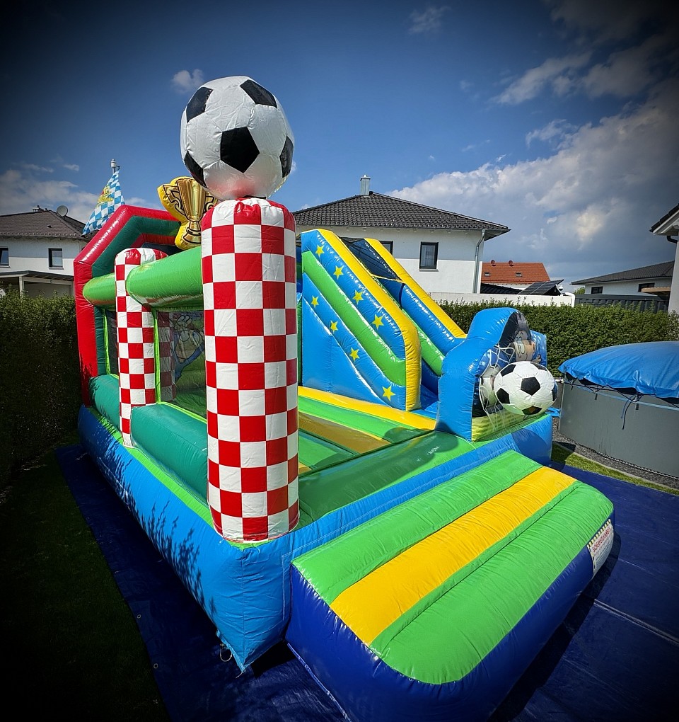 Hüpfburg mieten günstig in der Nähe Fußball